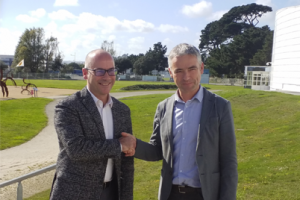 David Besnardiere, directeur général d'Argel et Stéphane Maby ont signé le partenariat entre Argel et le Fonds de dotation de la Mer © Le Fonds de Dotation de la Mer